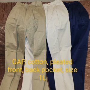 GAP Cotton Pleated front, back pocket